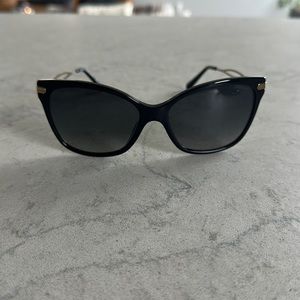 NWOT Coach HC8316 cat eye black sunglasses